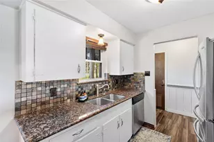 326 Broad Ripple Dr, Houston, TX 77336 - Photo 8
