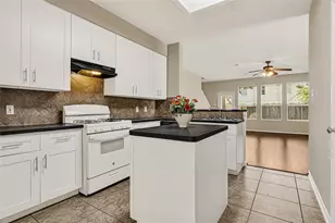 22523 Spring Crossing Dr, Spring, TX 77373 - Photo 14