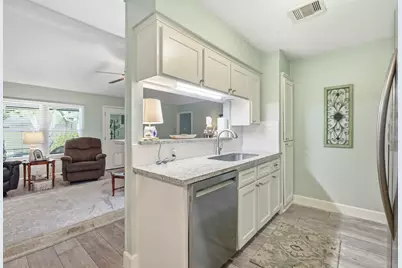 2017 Victoria Court, League City, TX 77573 - Photo 10