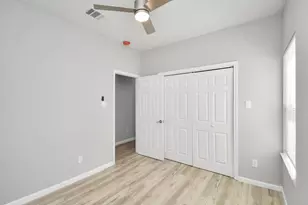 5941 Southlea St, Houston, TX 77033 - Photo 36