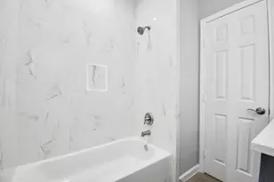 5941 Southlea St, Houston, TX 77033 - Photo 28