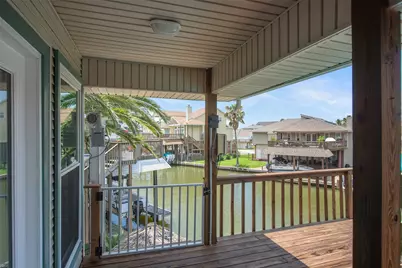 207 Easterly Drive, Tiki Island, TX 77554 - Photo 30