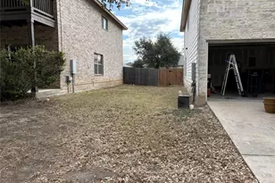 223 Woodlake Dr, Georgetown, TX 78633 - Photo 2