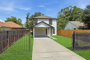 7421 Carothers St, Houston, TX 77028 - Photo 2
