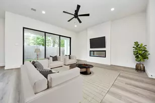 1422 Caywood Ln, Houston, TX 77055 - Photo 6