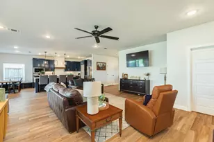 2 Greystone Ct, Angleton, TX 77515 - Photo 12