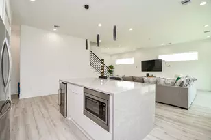 7603 Jacquelyn Gdns Ln, Houston, TX 77055 - Photo 12