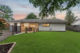 1918 Stebbins Dr, Houston, TX 77043 - Photo 20