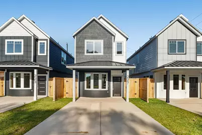 227 S Broadway Street, La Porte, TX 77571 - Photo 2