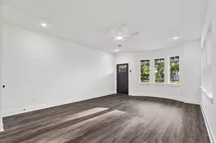 227 S Broadway St, La Porte, TX 77571 - Photo 6