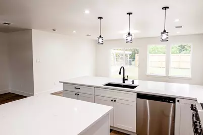 3505 Ursuline Street, Galveston, TX 77550 - Photo 2