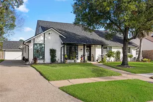 918 Hollow Tree St, La Porte, TX 77571 - Photo 2