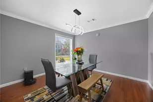 918 Hollow Tree St, La Porte, TX 77571 - Photo 8