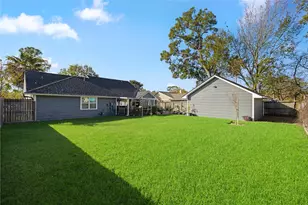 918 Hollow Tree St, La Porte, TX 77571 - Photo 30