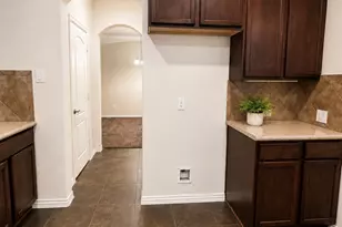 9518 Franklin Dr, Mont Belvieu, TX 77523 - Photo 10