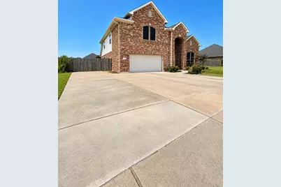 9518 Franklin Drive, Mont Belvieu, TX 77523 - Photo 2