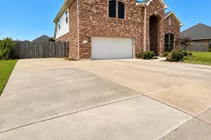 9518 Franklin Dr, Mont Belvieu, TX 77523 - Photo 2