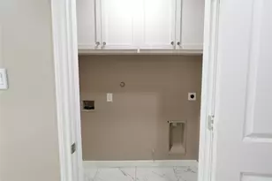 7828 Keller St, Houston, TX 77012 - Photo 10