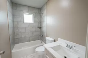 7828 Keller St, Houston, TX 77012 - Photo 6