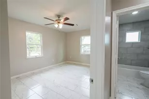 7828 Keller St, Houston, TX 77012 - Photo 8