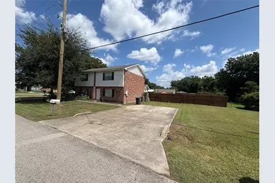 211 N Chestnut Street #A, Tomball, TX 77375 - Photo 1