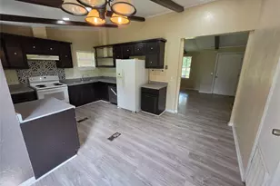 8 Park Ln, Huntsville, TX 77320 - Photo 6