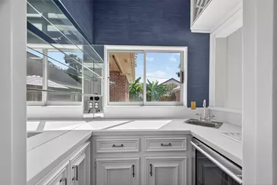 5411 Pine Street, Bellaire, TX 77401 - Photo 14