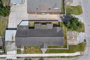 6525 Renwick Dr, Houston, TX 77081 - Photo 38