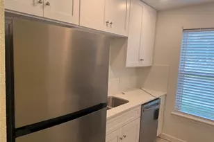 6525 Renwick Dr, Houston, TX 77081 - Photo 8