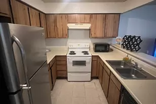 6843 Greenway Chase St, Houston, TX 77072 - Photo 10