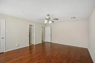 3419 Skyline Village Dr, Houston, TX 77057 - Photo 8