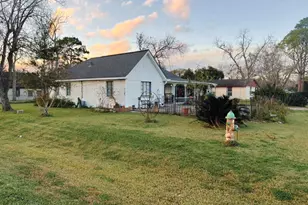 202 1st St, Brazoria, TX 77422 - Photo 14