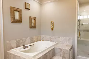 9682 Longmont Dr, Houston, TX 77063 - Photo 18