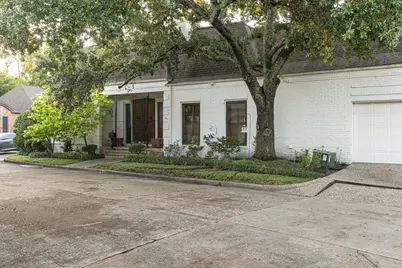 9682 Longmont Drive, Houston, TX 77063 - Photo 2