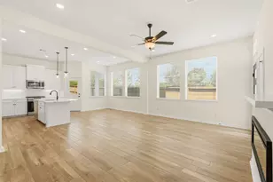106 W Coralburst Loop, Montgomery, TX 77316 - Photo 6