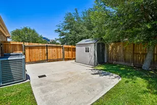 2306 Lakeway Dr, Friendswood, TX 77546 - Photo 36