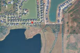 2306 Lakeway Dr, Friendswood, TX 77546 - Photo 2