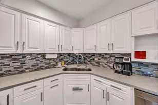 6909 Weiss Dr, Galveston, TX 77551 - Photo 10