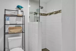 6909 Weiss Dr, Galveston, TX 77551 - Photo 28
