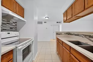 12550 Whittington Dr, Houston, TX 77077 - Photo 4