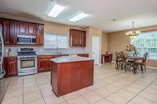 29742 Legends Green Dr, Spring, TX 77386 - Photo 4