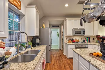 119 N Rambling Ridge Place, The Woodlands, TX 77385 - Photo 22