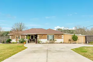 152 Lakewood Dr, Angleton, TX 77515 - Photo 46