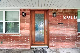 2010 Wakefield Dr, Houston, TX 77018 - Photo 2