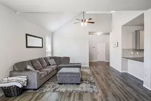 2210 Windy Grove Dr, Texas City, TX 77568 - Photo 6