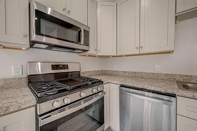 5530 Hirondel St #B, Houston, TX 77033 - Photo 10