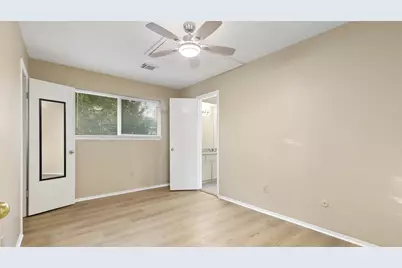 10810 Sugar Hill Drive #B, Houston, TX 77042 - Photo 16