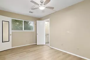 10810 Sugar Hill Dr, Houston, TX 77042 - Photo 16
