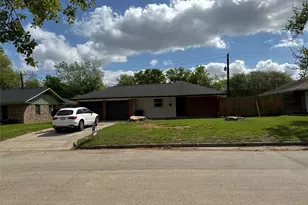 8733 Lugary Dr, Houston, TX 77074 - Photo 2