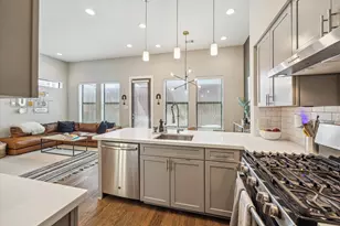 614 Thornton Rd, Houston, TX 77018 - Photo 8